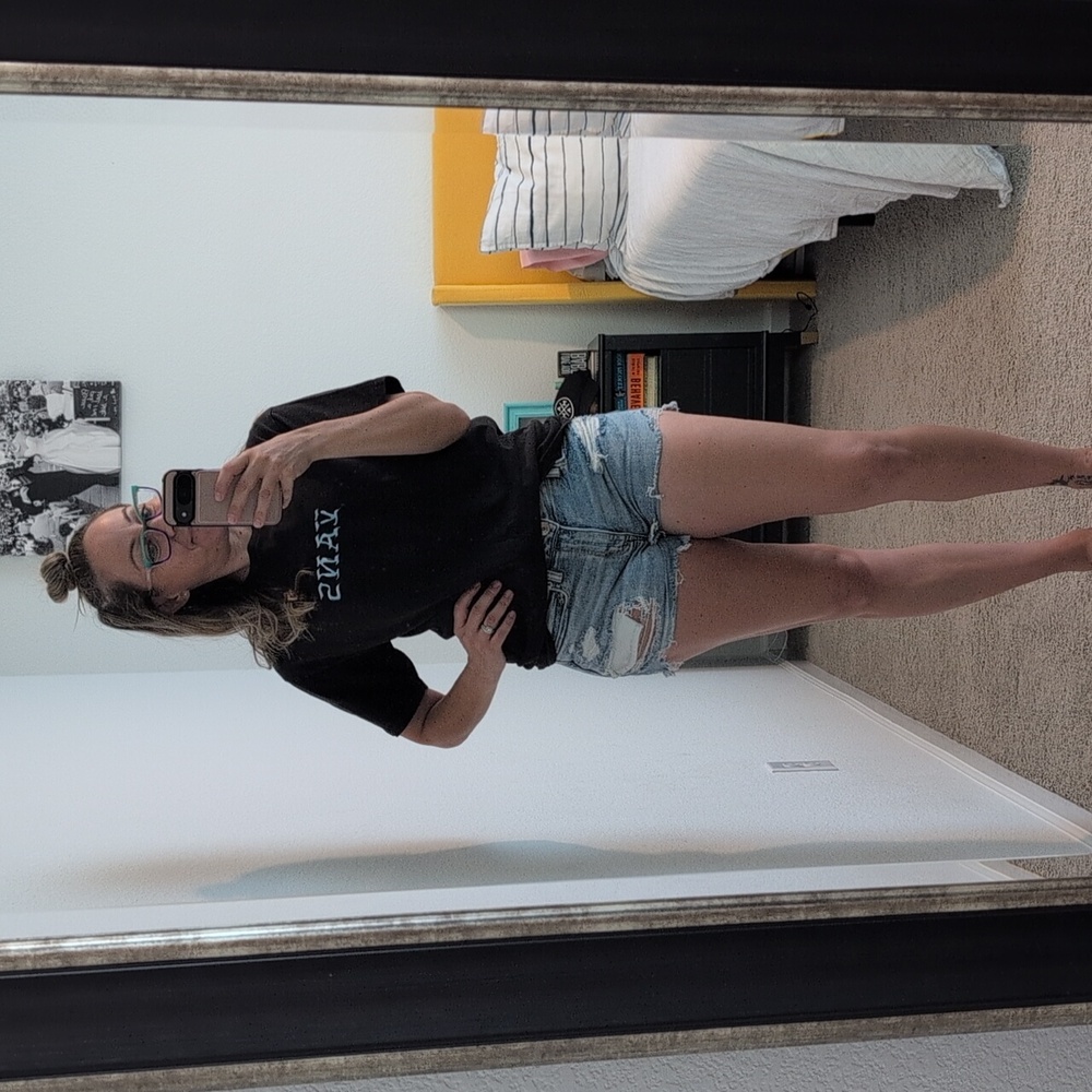 Vans Black T-Shirt with Bone and Floral Daisy Design Gender Neutral size Medium - Picture 14 of 16